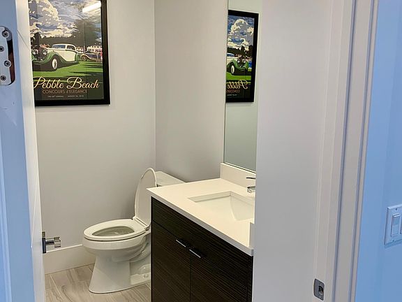 3rd image of 2353 W Wabansia Ave #304