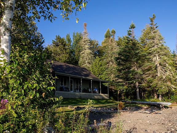 3rd image of 872 Frenchtown Road