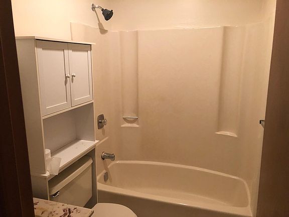 4th image of 200 Whitson Dr