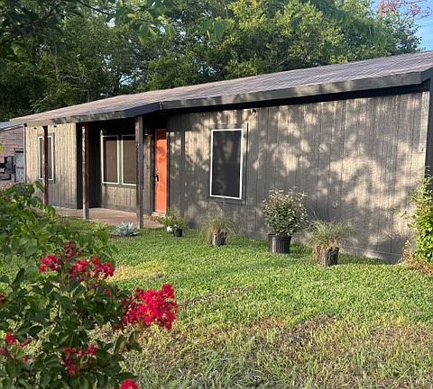 2nd image of 714 Northaven Dr