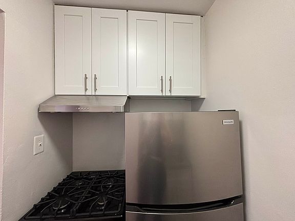 4th image of 42-20 Bowne St Unit 5G