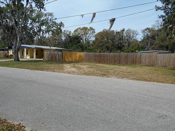 3rd image of 1987 Lake Dr