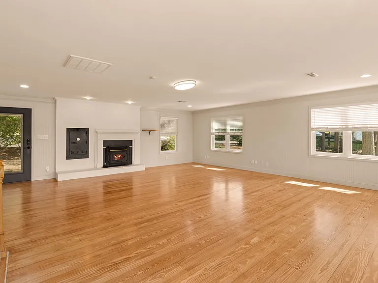 118 Revere Dr — Photo 13