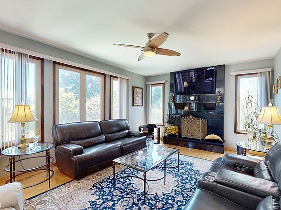 3rd image of 8151 Chesterton Dr