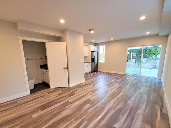 3rd image of 801 1/2 N Kingsley Dr
