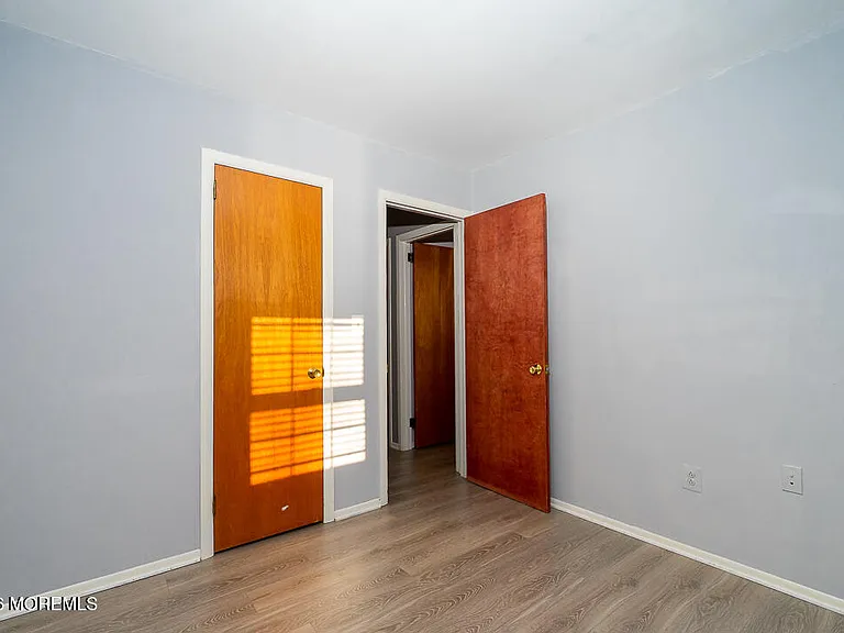 315 Beverly Way — Photo 18