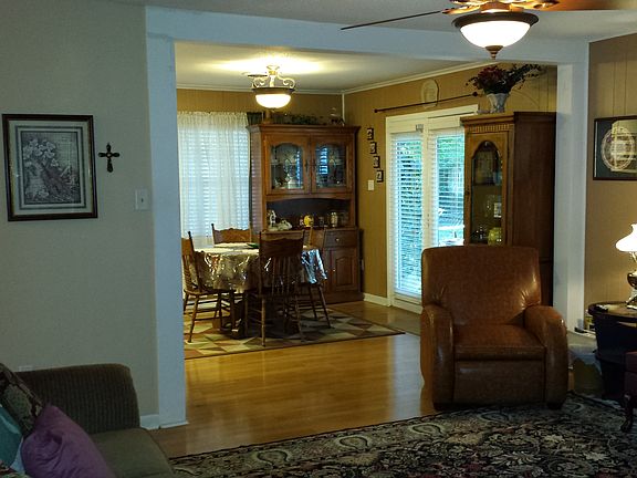 3rd image of 2142 Custer Dr