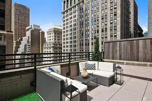 Sold by Corcoran | media 24