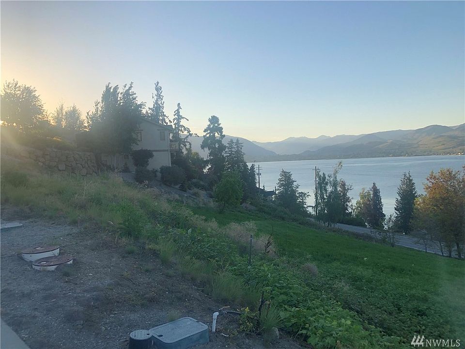 2nd image of 100 Grandview Ln