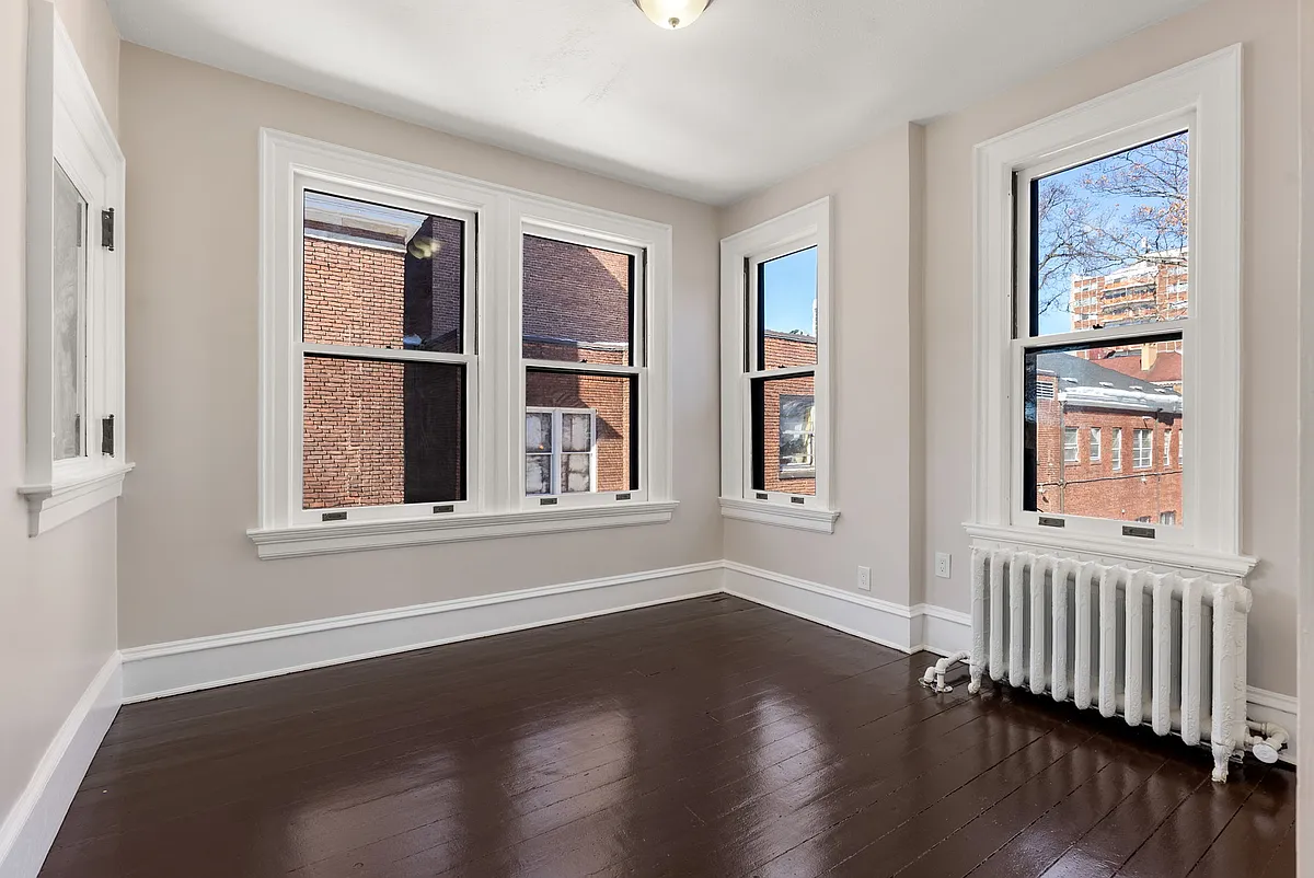 Building Photo - 360 Farmington Ave #8