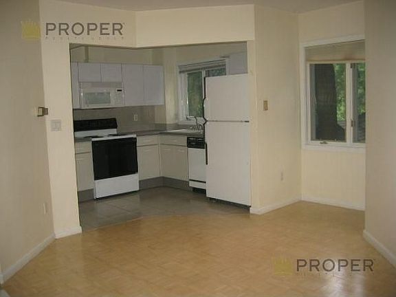 2nd image of 124 Longwood Ave