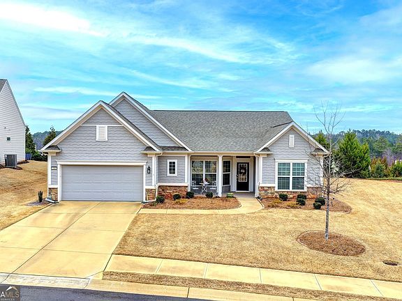 3rd image of 1060 Pebble Creek Rd