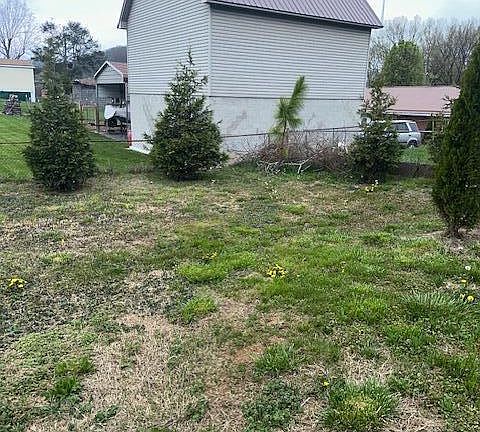 3rd image of 1936 Darnell Dr