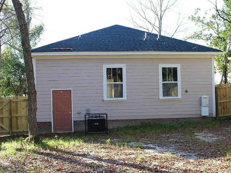 1302 McDuffie Ave — Photo 3