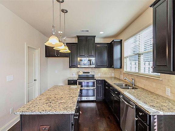4th image of 4983 Whiteoak Walk SE #19