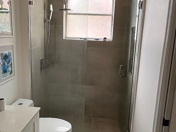 2nd image of 2546 Jardin Dr