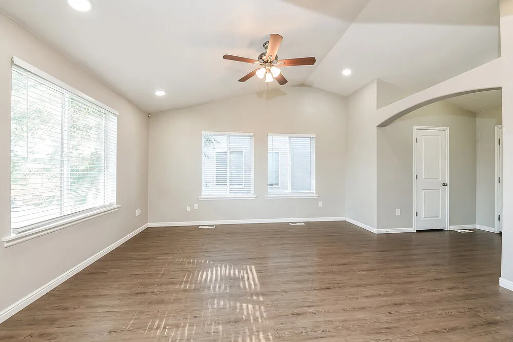 3 bed, 2.5 bath, 1579 sqft, $2,495 — Photo 4