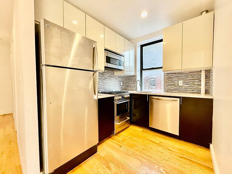 24 Charles St #7 — Photo 6