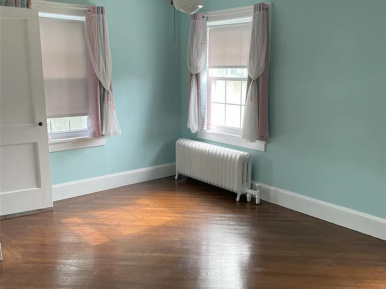 56 Nassau Blvd — Photo 14