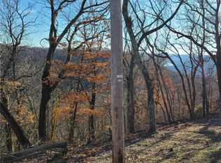 37 Cypress Point Ln #9, Eureka Springs, AR 72631