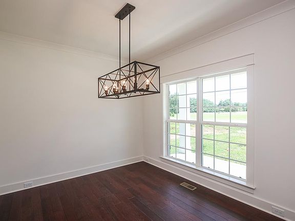4th image of 2648 W Jefferson Pike