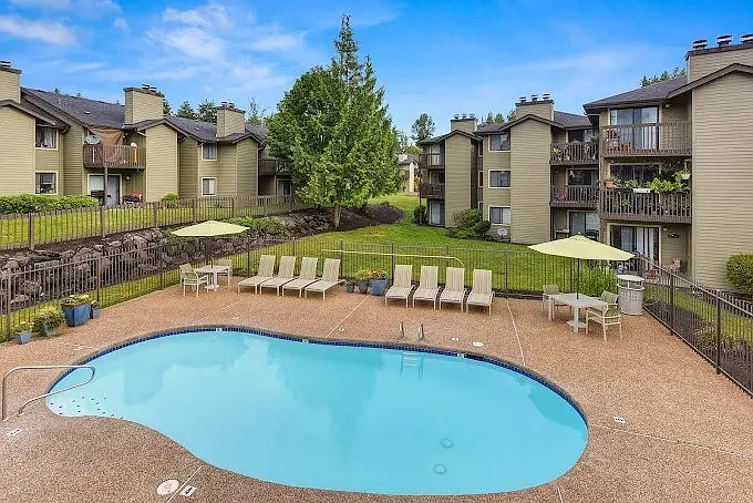 Kently Pointe Apartments — Photo 1