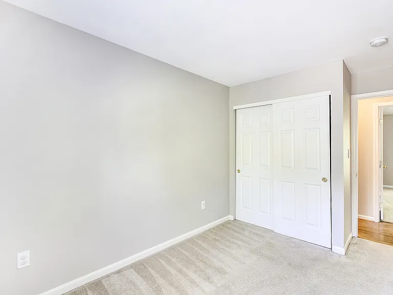 102 W Deer Park Rd — Photo 43