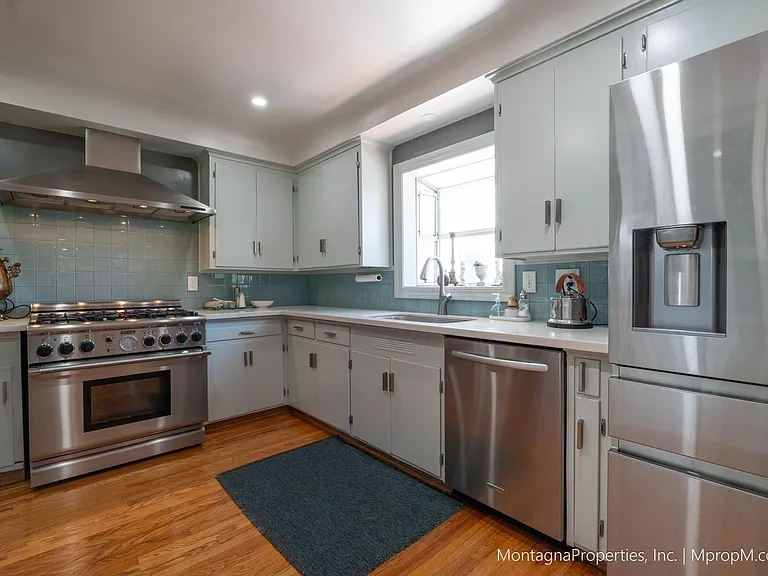 16911 Kennedy Rd — Photo 18