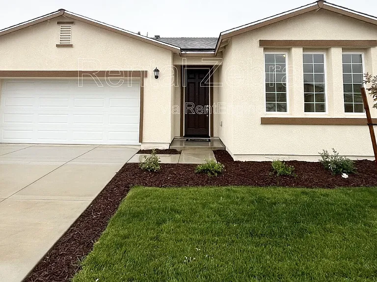 165 Squaw Valley Dr — Photo 2
