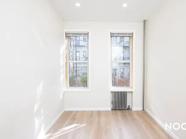 1826 Woodbine Street image 3 of 20