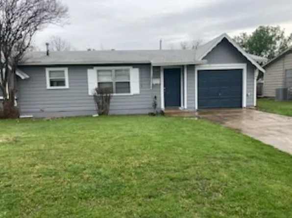 217 W Southern Ave, Saginaw, TX 76179