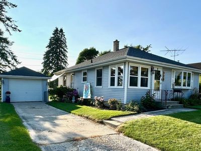425 N 4th St, Algoma, WI, 54201