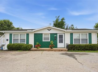 1704 Monroe Ave, Charleston, IL 61920