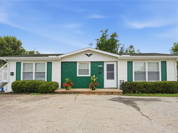 1704 Monroe Ave, Charleston, IL 61920
