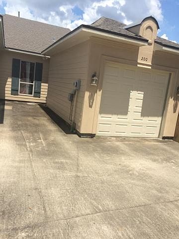 1st image of 200 W Brentwood Blvd Unit 1