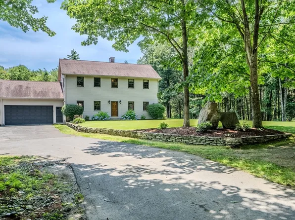 19 Berkshire Trl W, Goshen, MA 01032