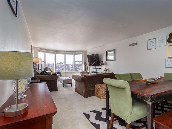 5th image of 2525 S Shore Dr Unit 7C