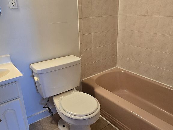 3rd image of 1385 Nottingham Way APT 6