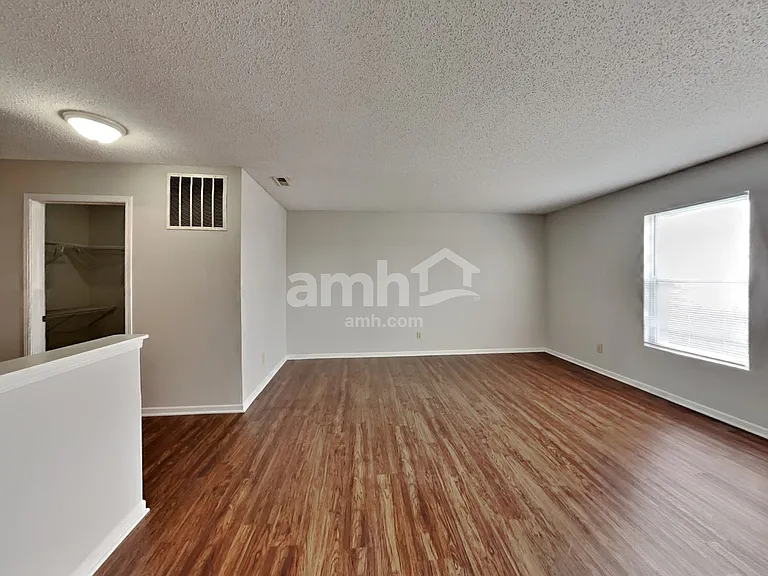 2120 Bridlewood Dr — Photo 10