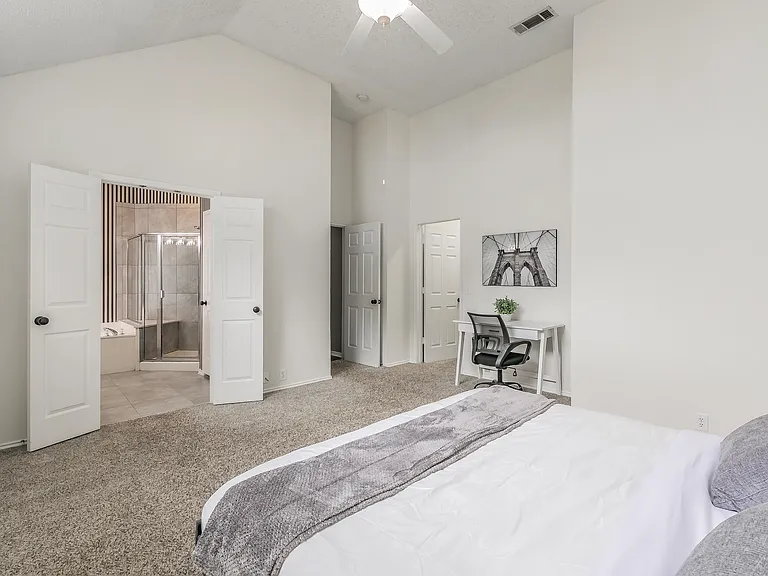 7017 Chateau Dr — Photo 17