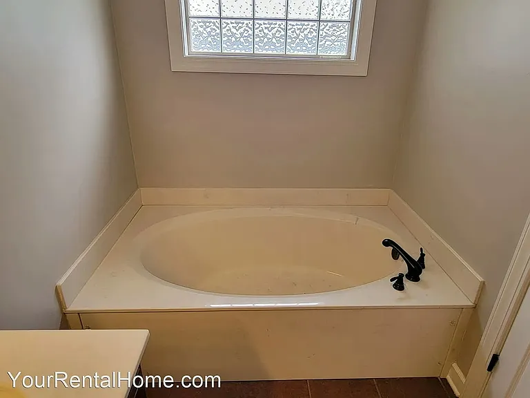 82 Grove Hill Ln — Photo 14