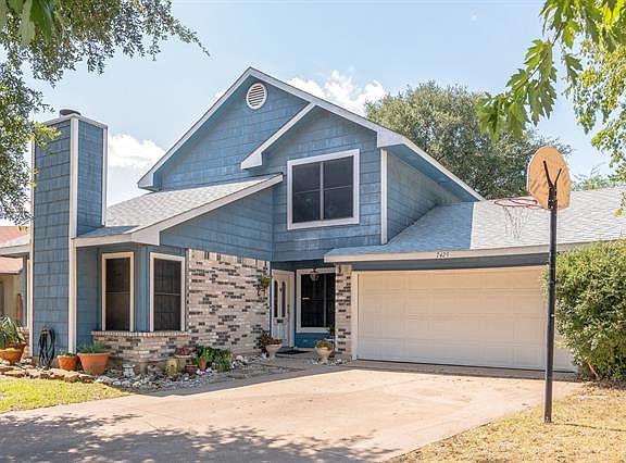 3rd image of 7429 Waterway Dr