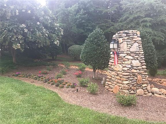 3rd image of 104 Broad Birch Dr #2