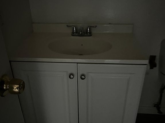 2nd image of 4470 Dorset St