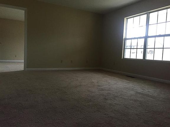 3rd image of 88 Hunt Hollow Dr