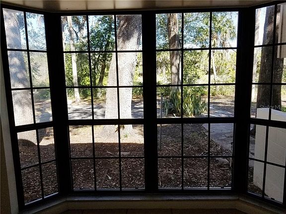 4th image of 8009 Fountain Ave