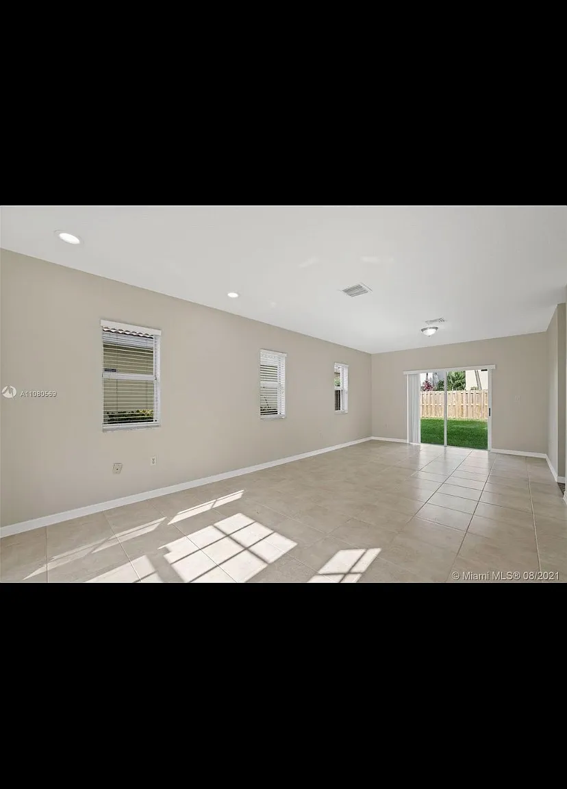 3 bed, 2217 sqft, $4,250 — Photo 4