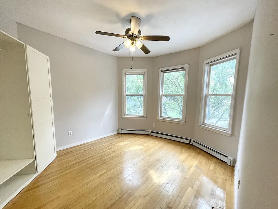 7 Iroquois St #2