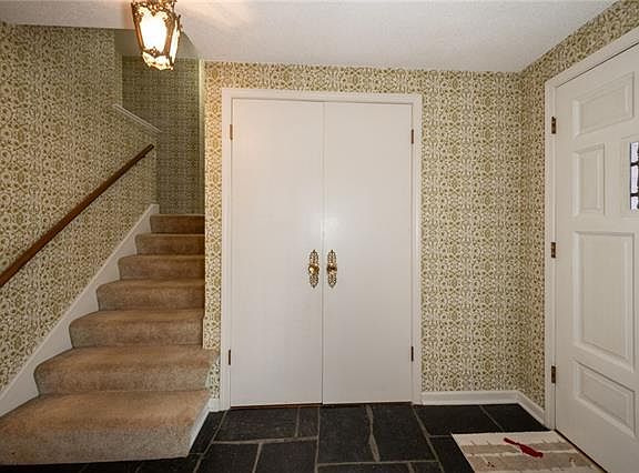 4th image of 9823 Larsen St