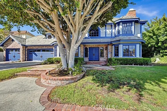 4 bed, 3.5 bath, 4683 sqft, $11,700 — Photo 4